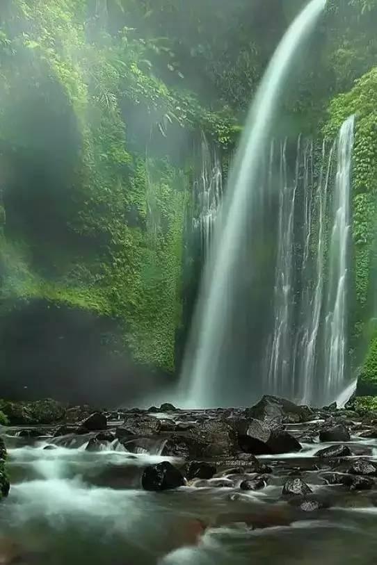 冰洞逃生
